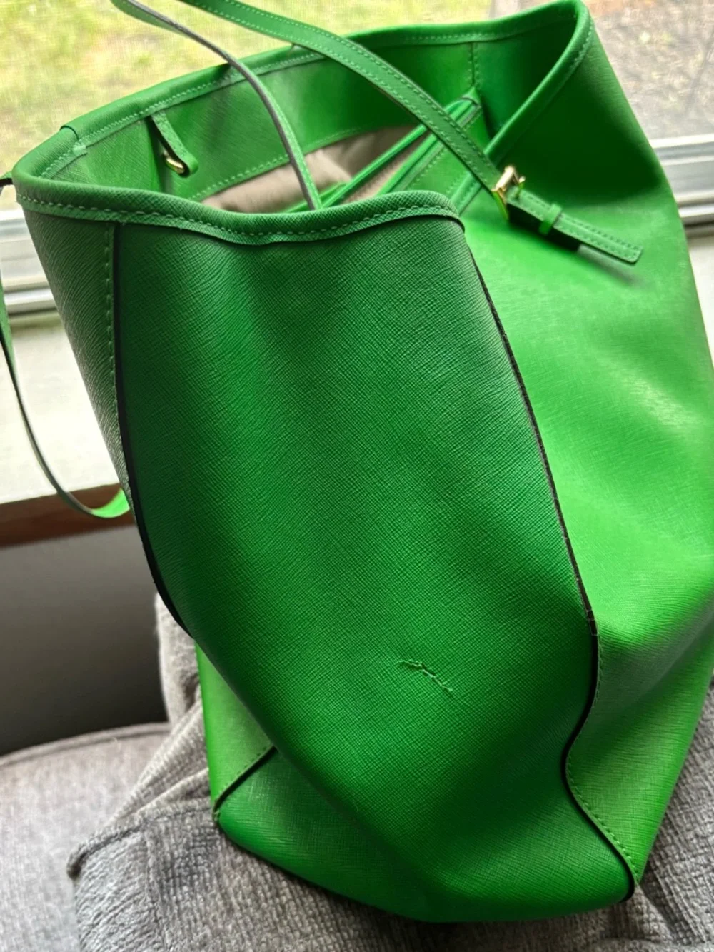 Michael Kors Emerald Green Saffiano Leather Tote with Gold Accents - Picture 5 of 6